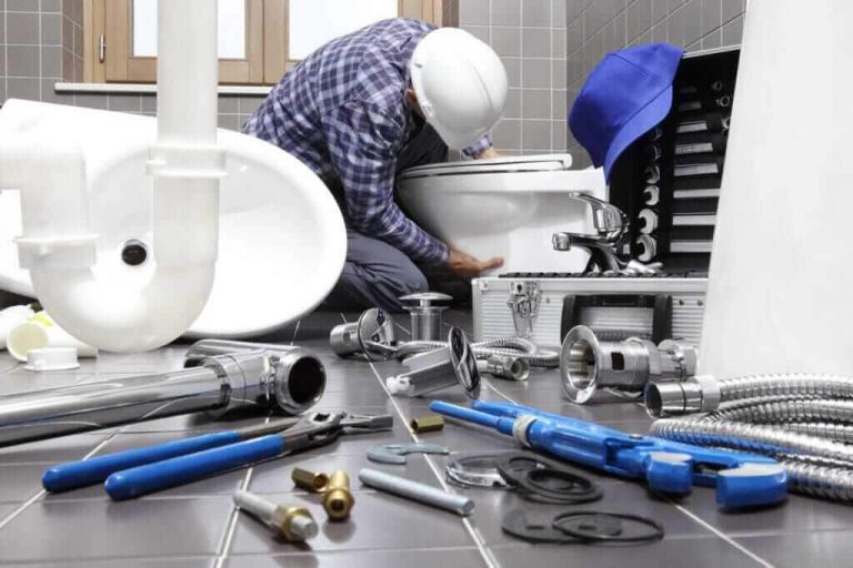 What to Do When Your Hot Water Heater Leaks qualified plumber